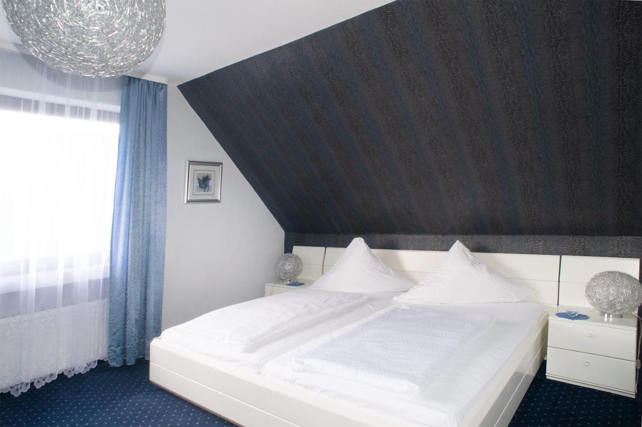 Hotel Garni Haus Schoenberger Heiligenhaus Esterno foto