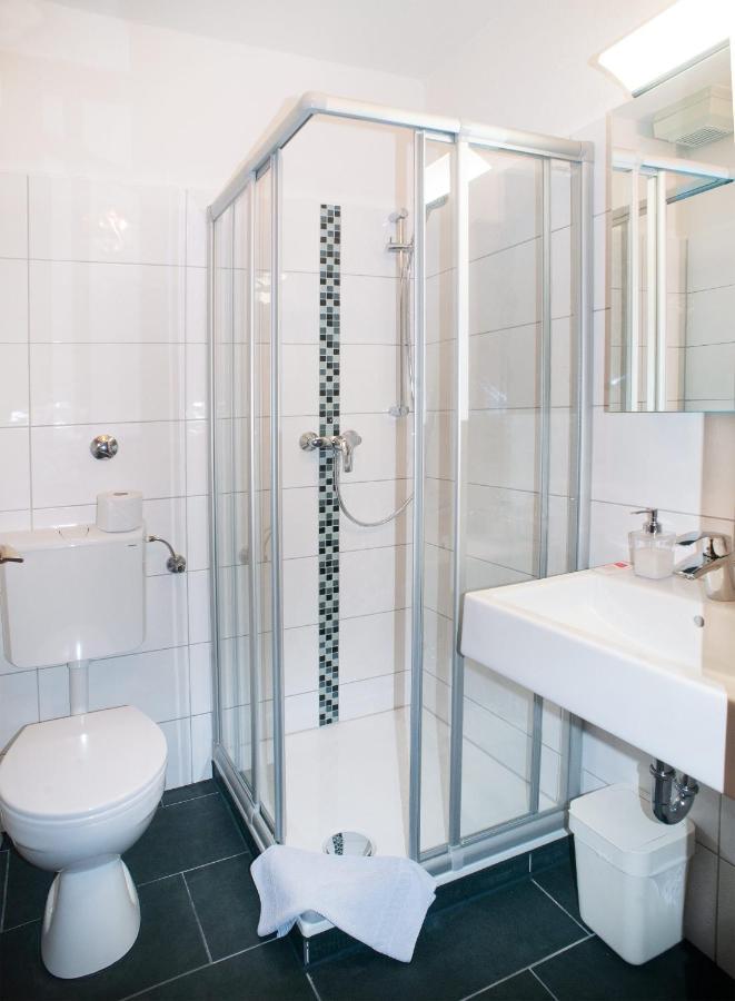 Hotel Garni Haus Schoenberger Heiligenhaus Esterno foto